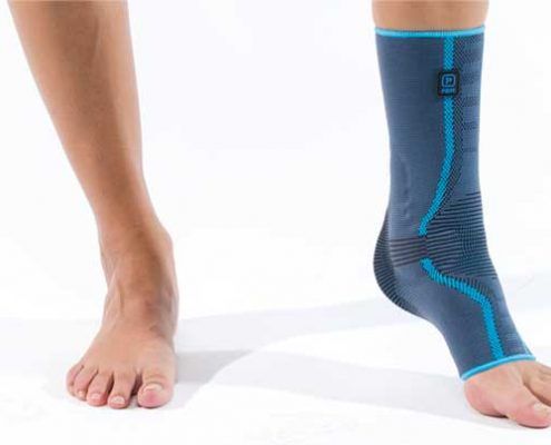 Tobillera elástica con almohadillas maleolares de silicona – P705
