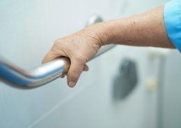 ayuda tecnica baño